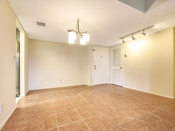 3rd image of 2580 Boundbrook Boulevard #101