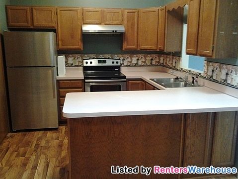 2nd image of 2471 Grenadier Ave N