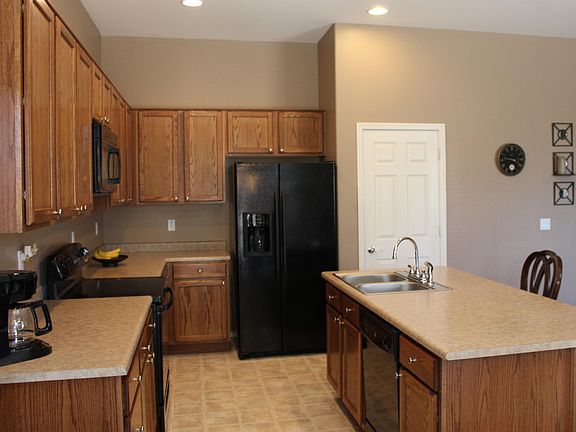 5th image of 17633 W Aster Dr