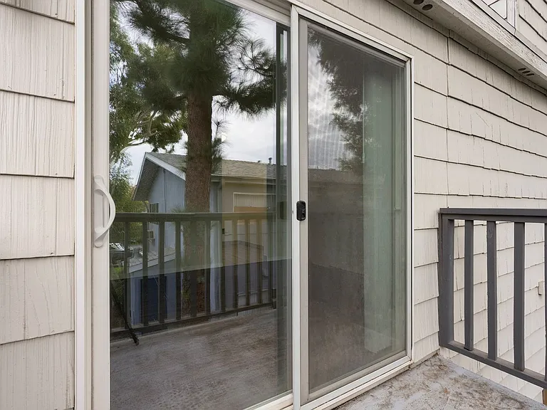 Melrose Manor Apartments - Riverside, CA — Photo 51