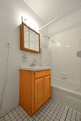 Rented by J Misrahi Realty Corp | media 5