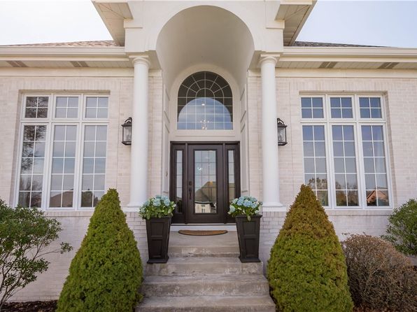313 Snowberry Cir, Venetia, PA 15367