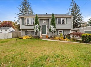 26 Dallas Ave, Warwick, RI 02889