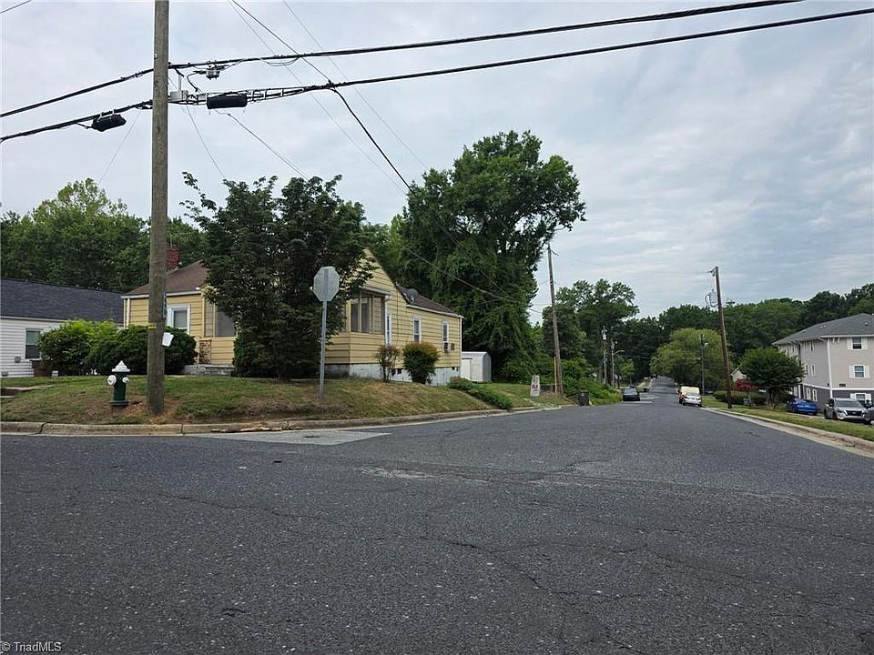 2nd image of 600 Warren St