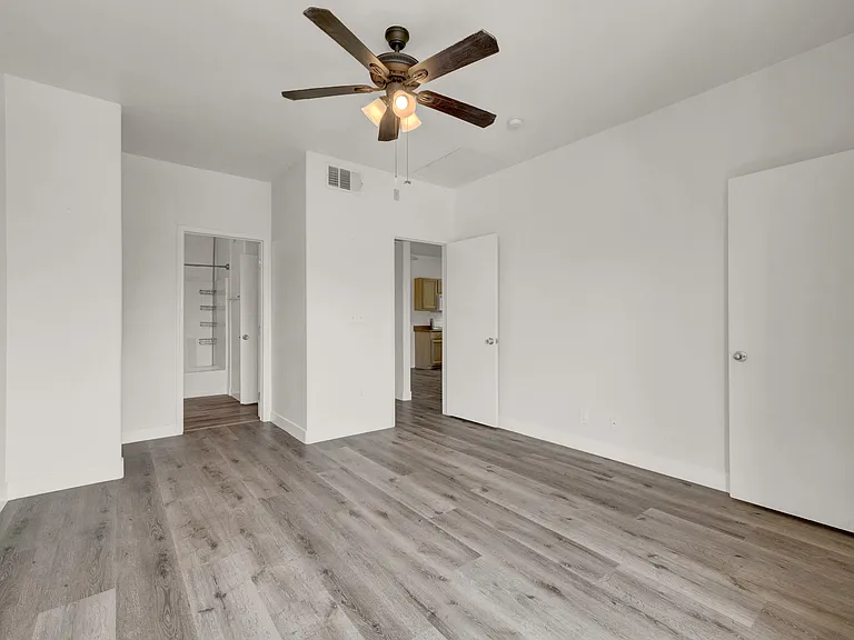 #GuardianReatly 8250 N Grand Canynon #2167 NW Condo Rental primary bedroom_08072025