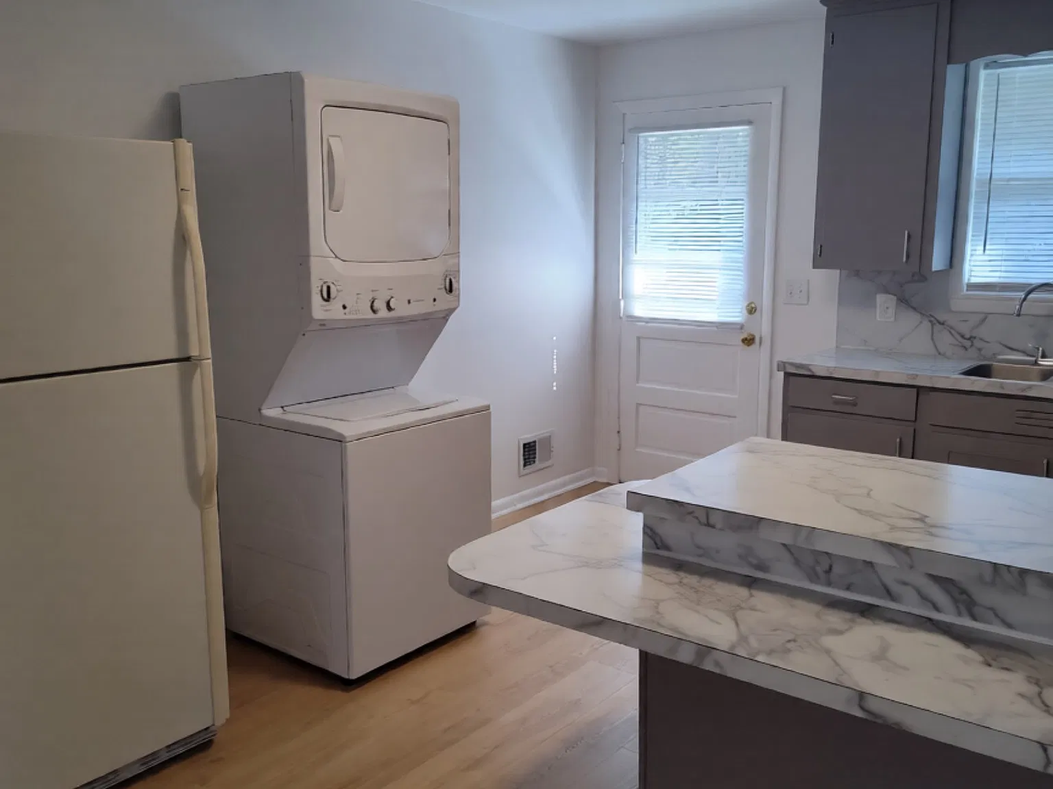 2 bed, $950 — Photo 4
