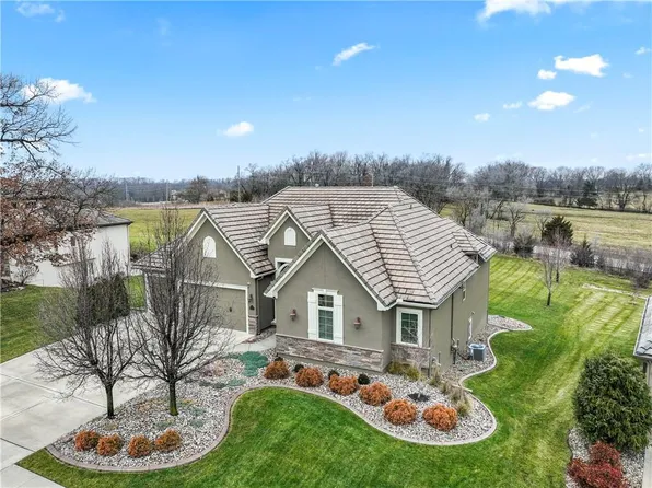 6002 NW 107th St, Kansas City, MO 64154