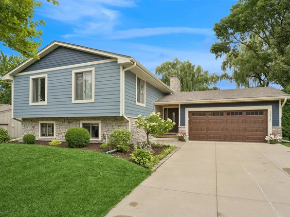 9810 Garrison Way, Eden Prairie, MN 55347