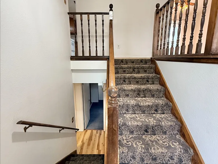 1750 Lancaster St — Photo 17