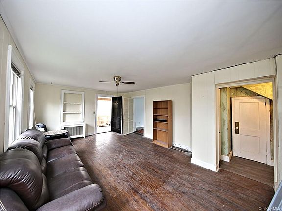 3rd image of 312 Anita Ln