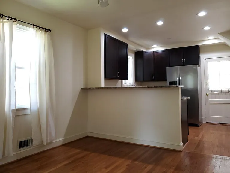 1605 N Stafford St — Photo 9