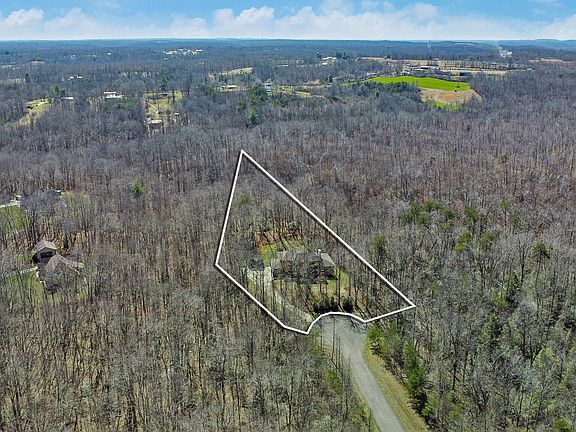 2nd image of 160 Willow Creek Ln