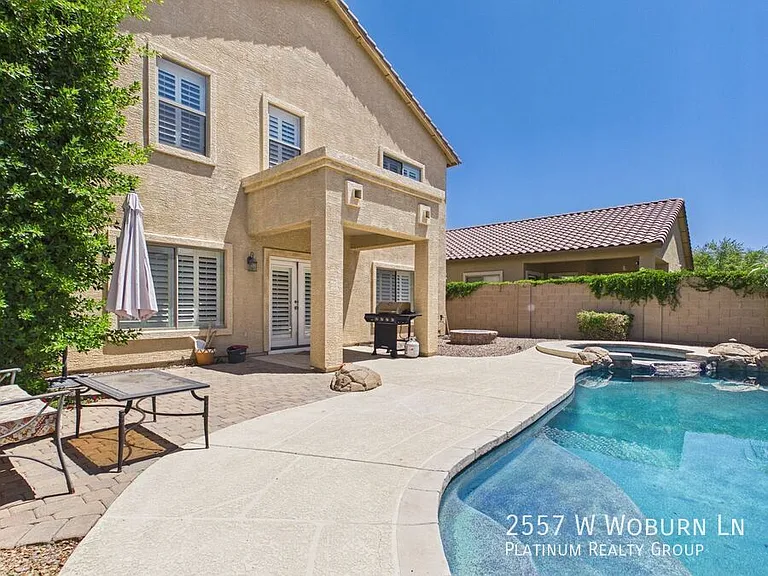 2557 W Woburn Ln — Photo 28