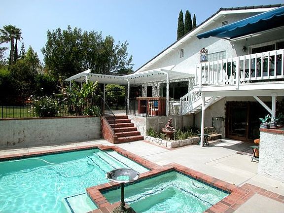 5th image of 17342 Westbury Dr