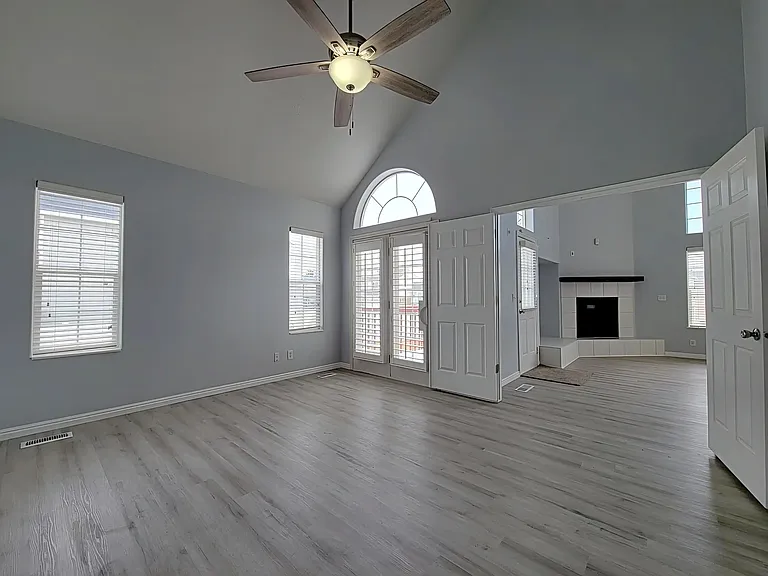 1528 W Duffys Ln — Photo 9