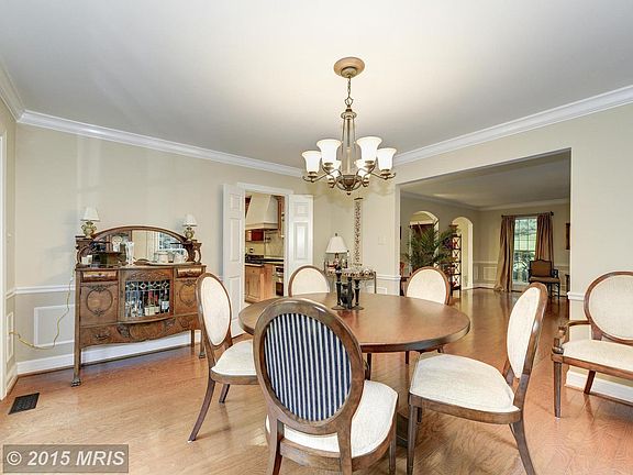 5th image of 8232 Weller Ave