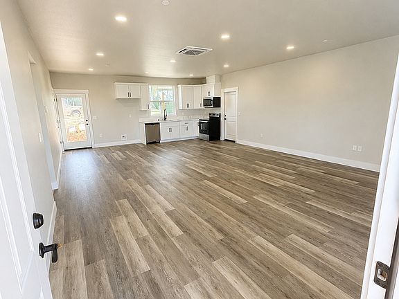 4th image of 5579-5581 Linrich Ln #5579