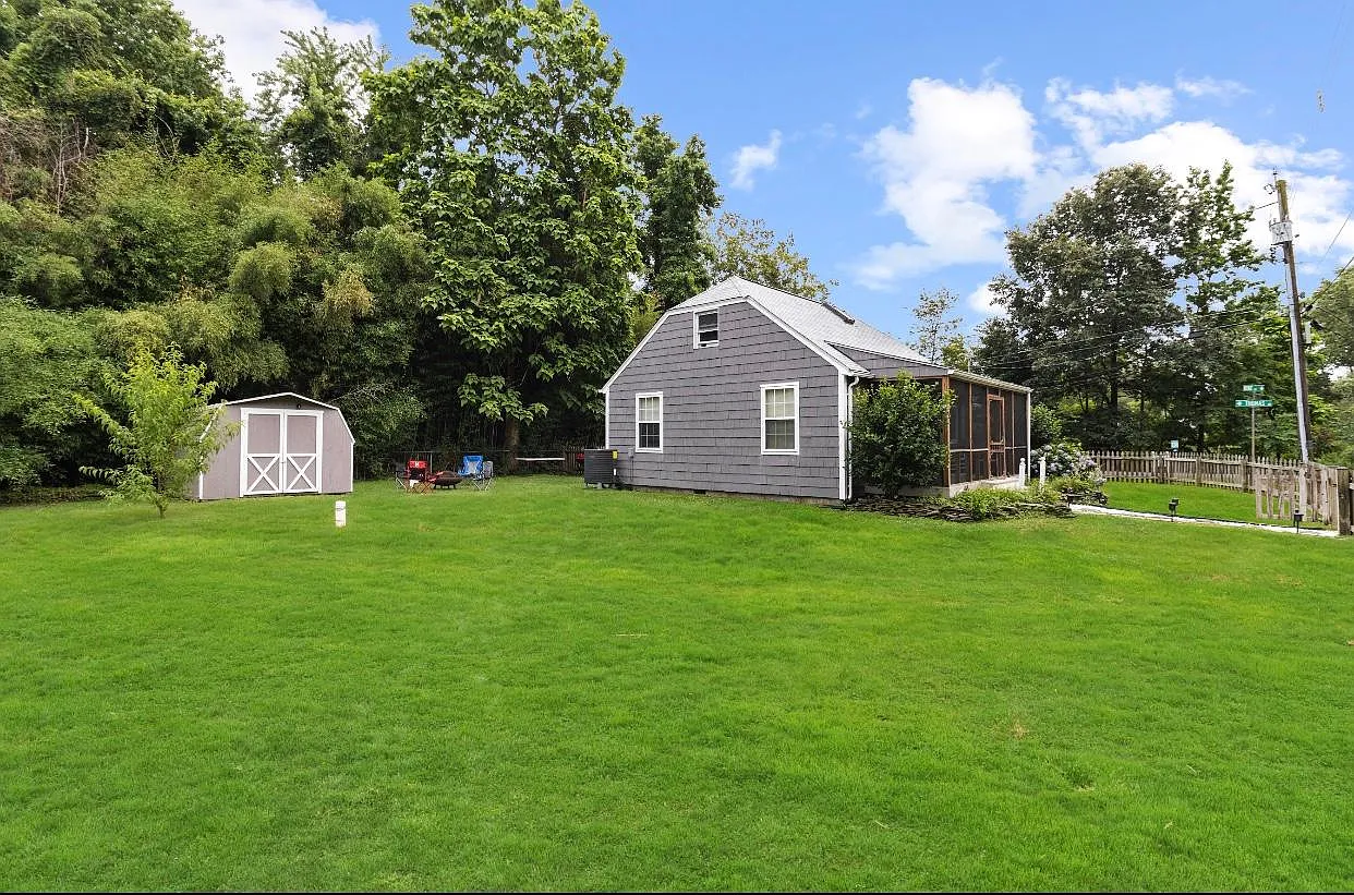 4921 Olive St — Photo 3