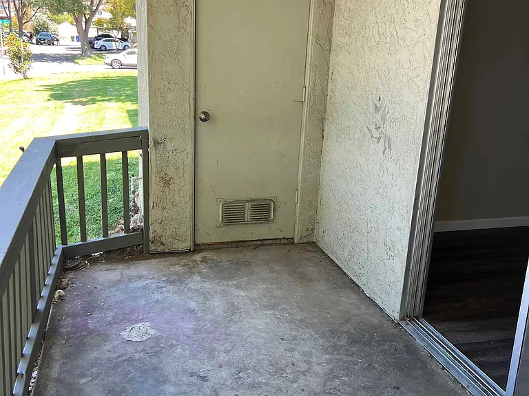 520 Myrtlewood Ct #2 — Photo 17