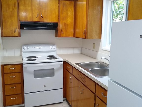 2nd image of 1375 W 8th Ave #10