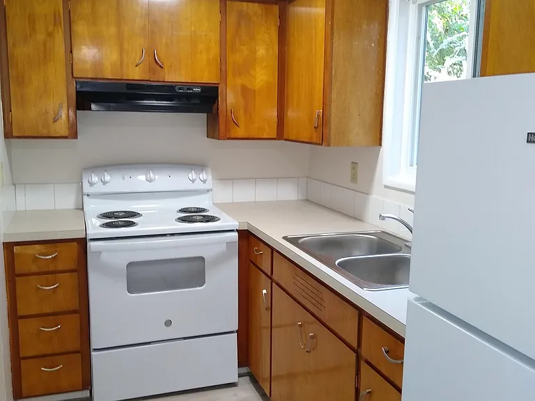 1375 W 8th Ave #10 — Photo 2