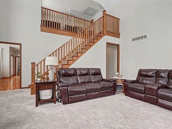 5th image of 5657 Curtis Ave