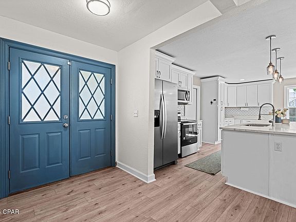 3rd image of 6810 Forsythe Dr
