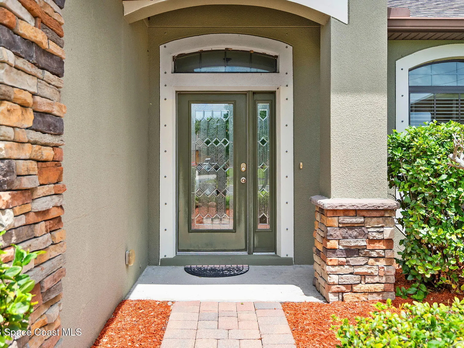 4 bed, 3.0 bath, 2558 sqft, $3,000 — Photo 3