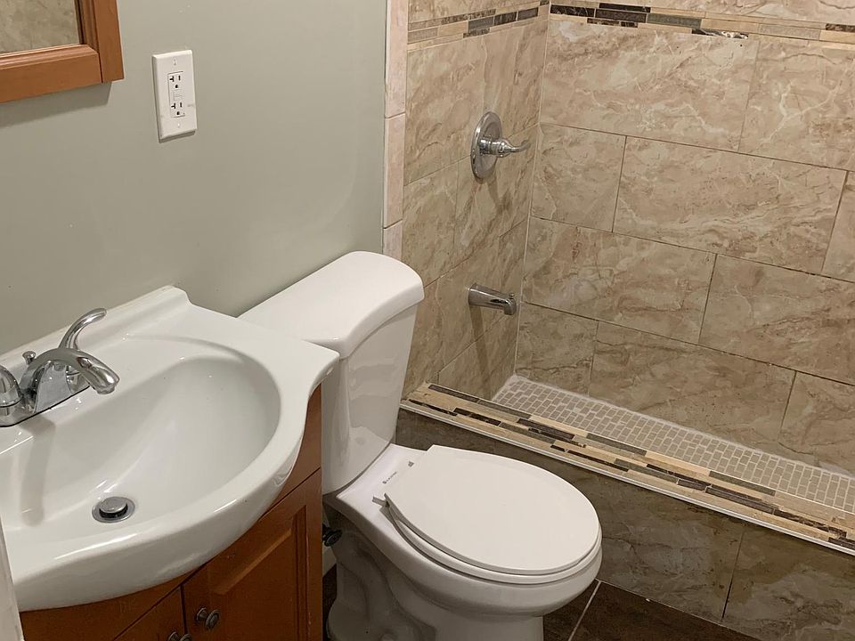 1st image of 456 14th Ave #1