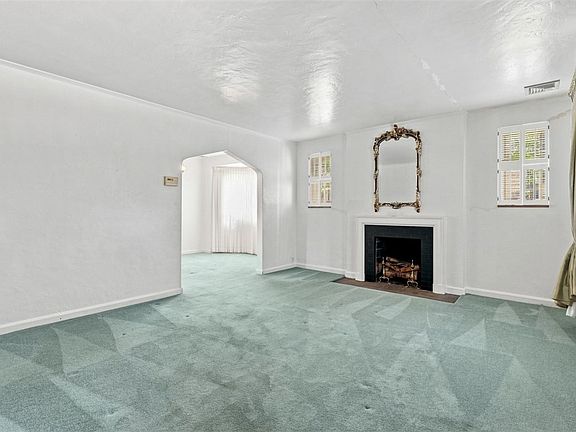5th image of 320 McIntyre Rd