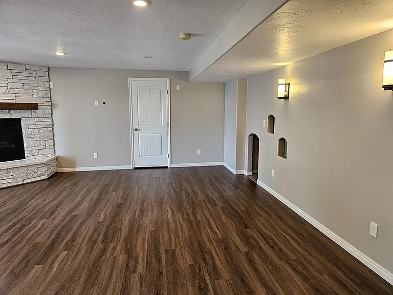 4211 N Lodge Pole Dr — Photo 2
