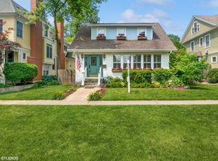 304 Broadway St, Libertyville, IL