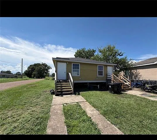 2 bed, 1.0 bath, 1000 sqft, $1,200 — Photo 1