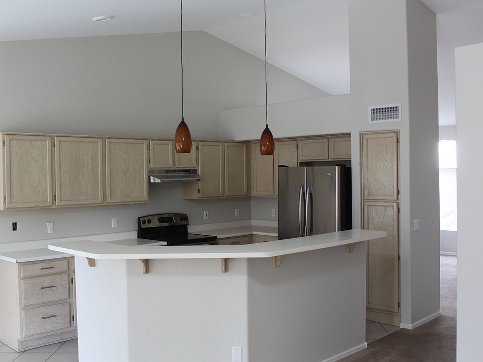 2nd image of 7139 W Via De Luna Dr