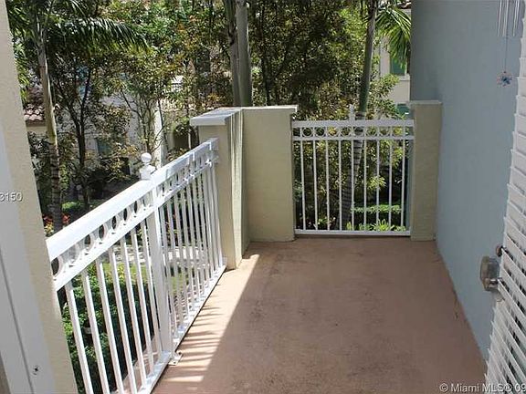 5th image of 2951 Saint Thomas Dr