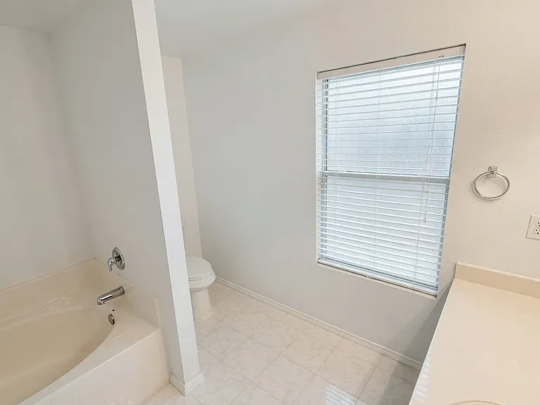 8440 Shallow Creek Dr — Photo 11