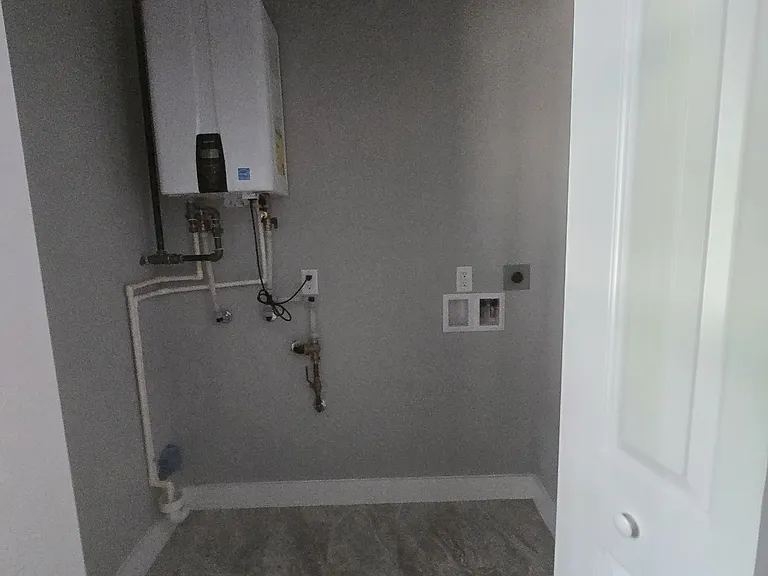 913 Cloud Springs Rd — Photo 22