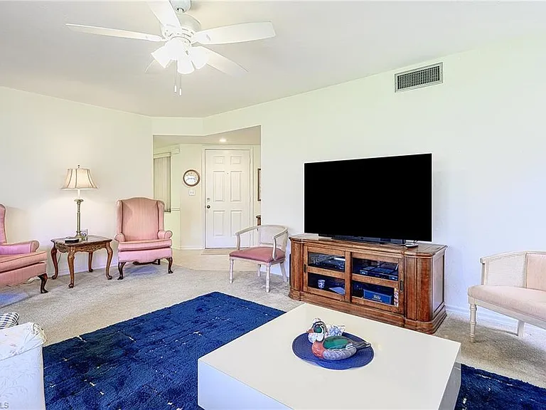 565 Beachwalk Cir #T-104 — Photo 8