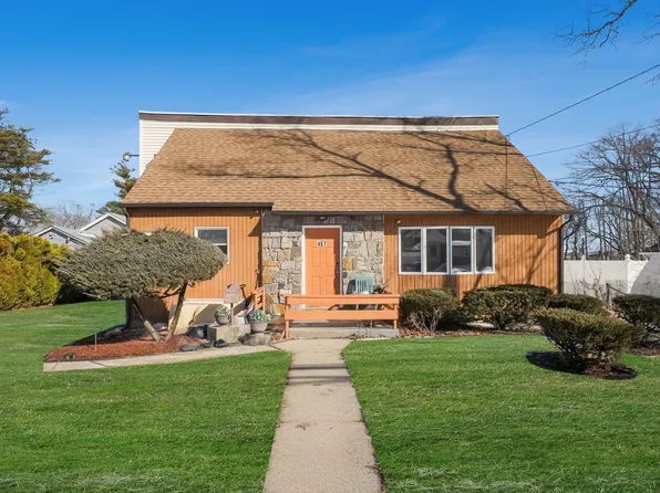 467 Carlls Path Floor 1, Deer Park, NY 11729