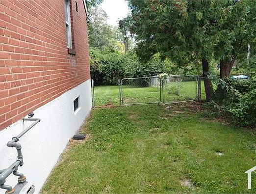 3 bed, $1,400 — Photo 2