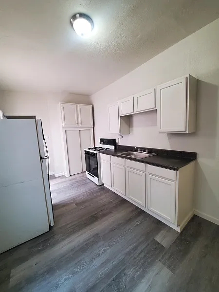 1 bed, $1,095 — Photo 2