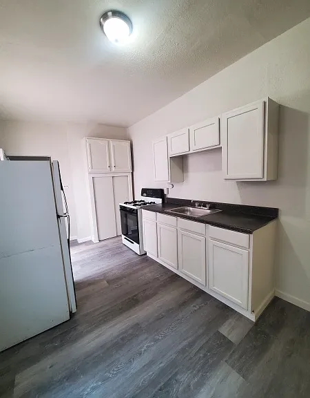 913 W College Ave #1 — Photo 2
