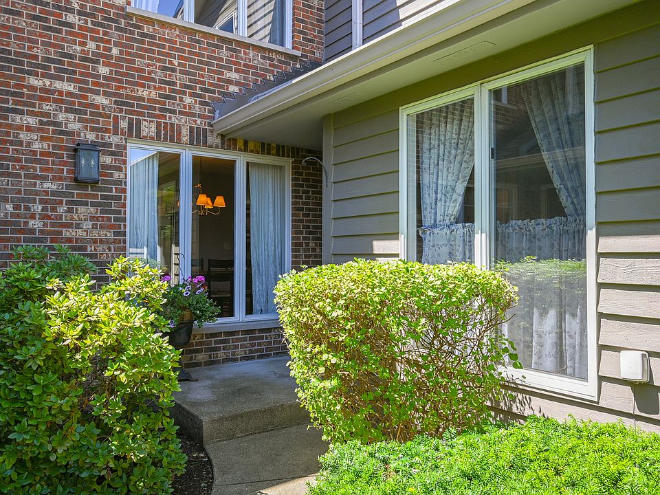 1st image of 854 Saddlewood Dr #854