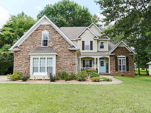 2nd image of 404 Sunnycrest Dr