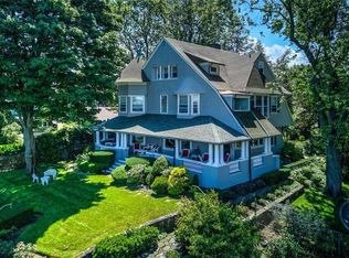 42 Bluff Ave, Cranston, RI 02905