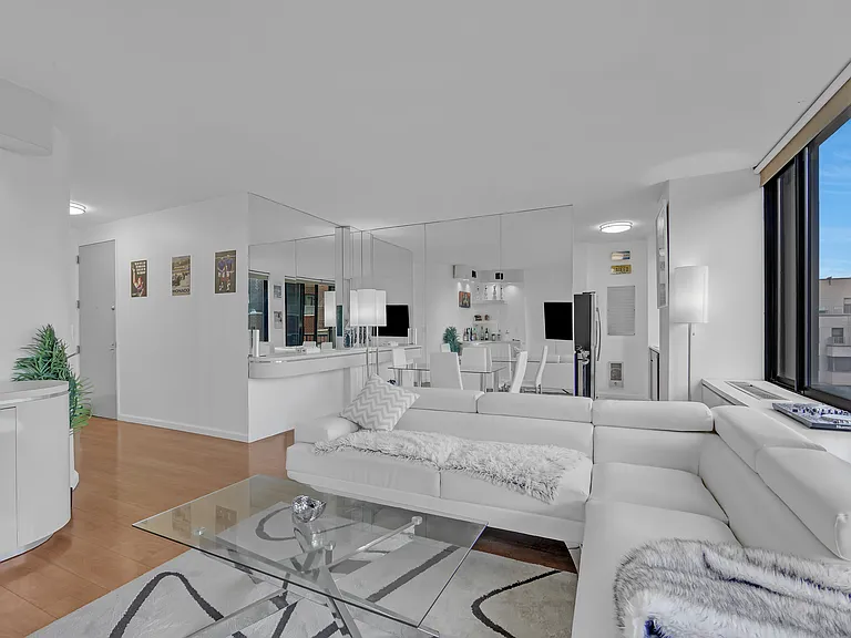 304 E 65th St #11C — Photo 5