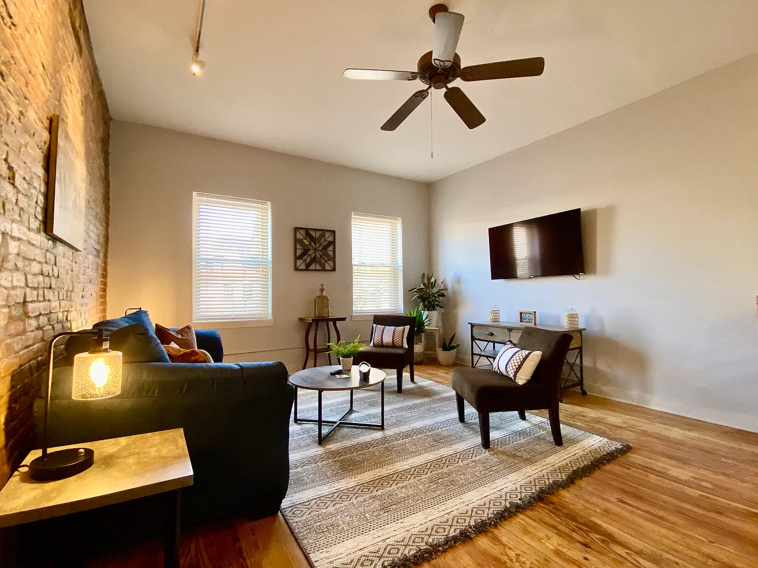 1 bed, 950 sqft, $1,400 — Photo 2