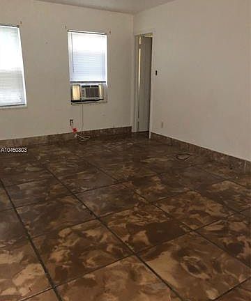 4th image of 1633 NE 4th Pl APT 2