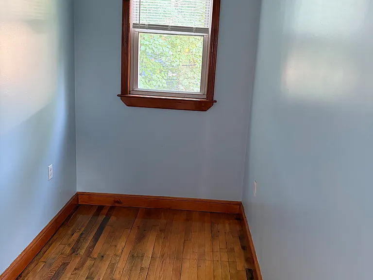 187 Glenway St #2 — Photo 5