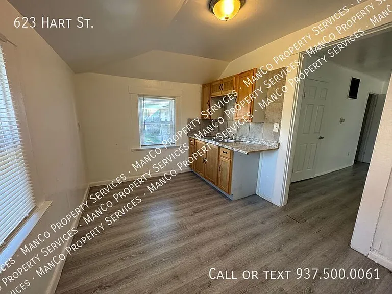 623 Hart St — Photo 8